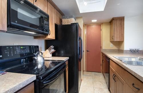 Lake Forest Condominiums Crmr