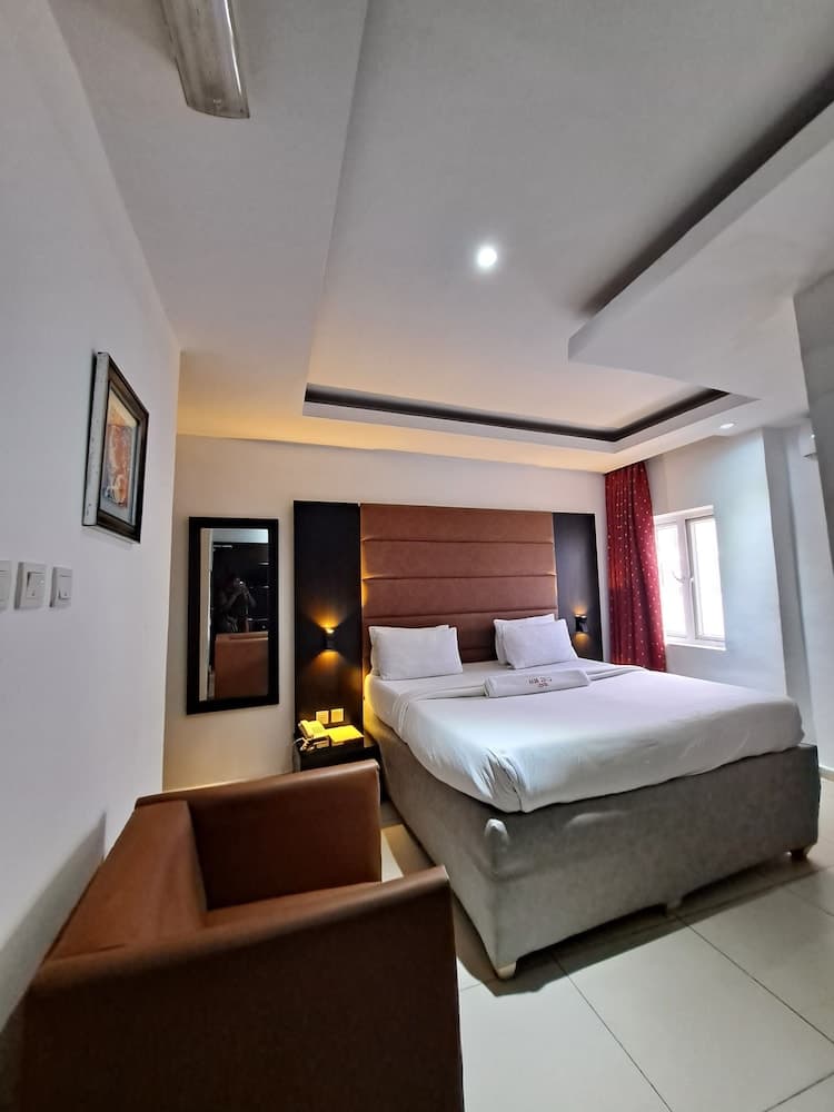Axor Hotel & Suites