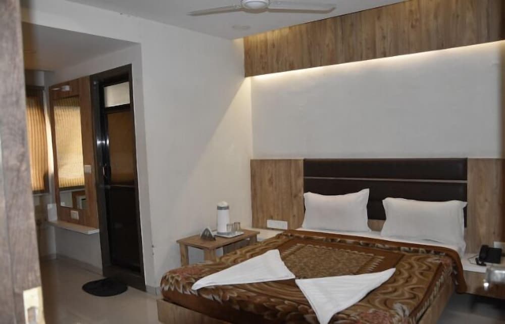 Hotel Mid Town