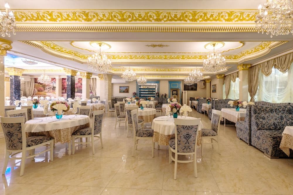 Montecito Hotel