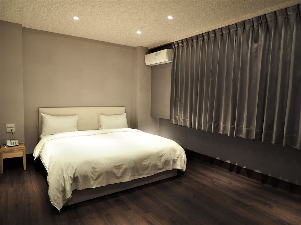 Day Chen Hotel