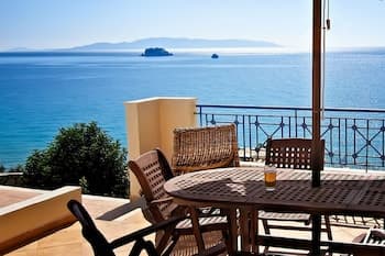 Vardiola Beach Villas