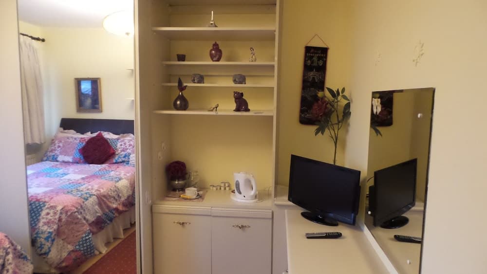 The Cedars House B&B