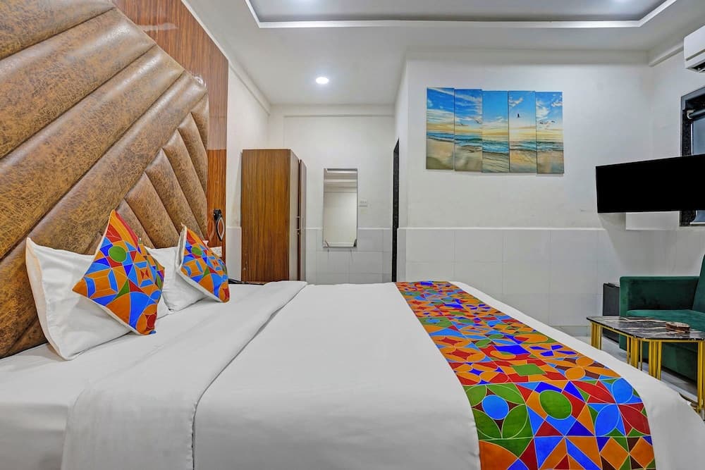 Fabhotel Small Daddy Plus