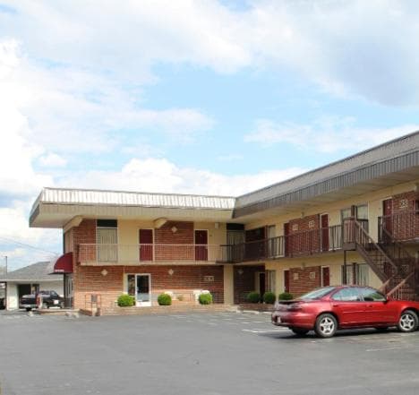 Speedway Inn
