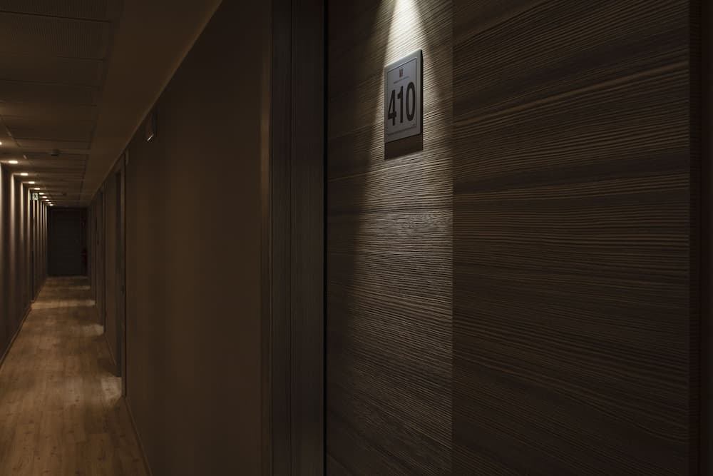 Smart Hotel Holiday