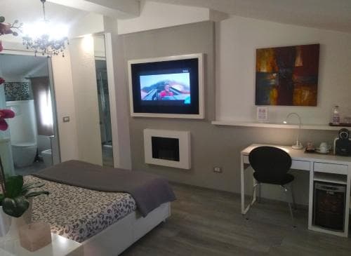 5H Room & Breakfast