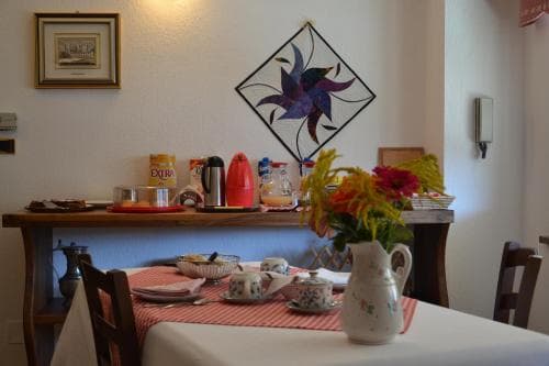 Les Fleurs Bed And Breakfast