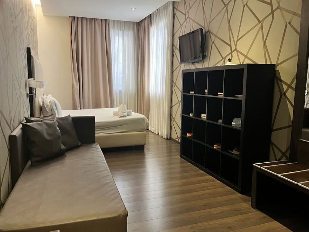 Catone District Hotel