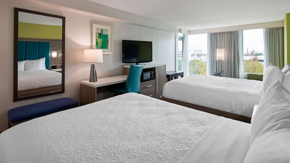 Best Western Plus Oceanside Inn