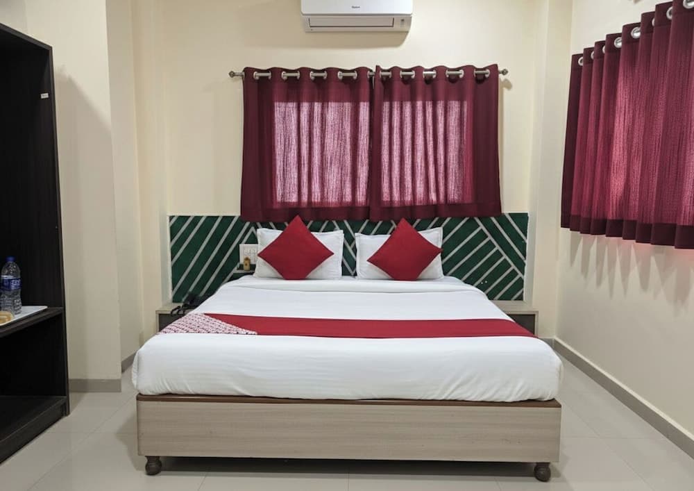 Hotel Kailash Park- Near International Airport