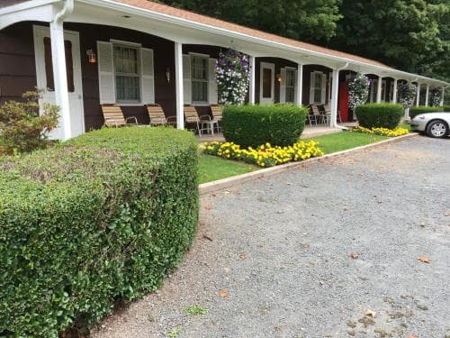 Cave Mountain Motel