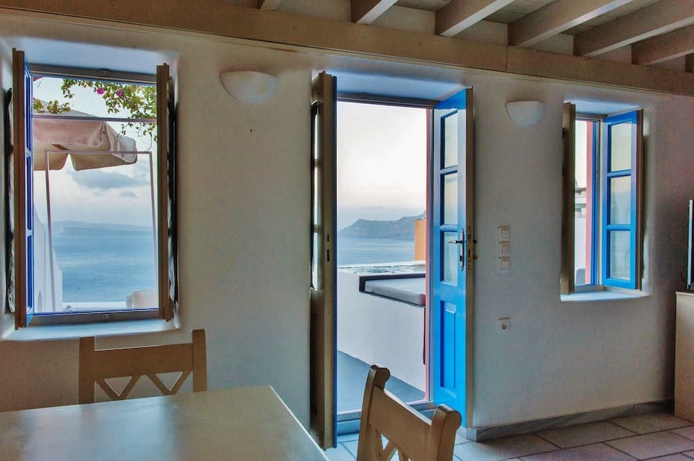 Chroma Suites