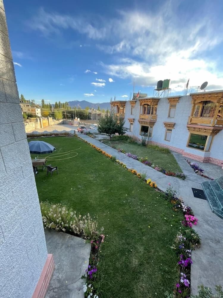 Hotel mandalchan