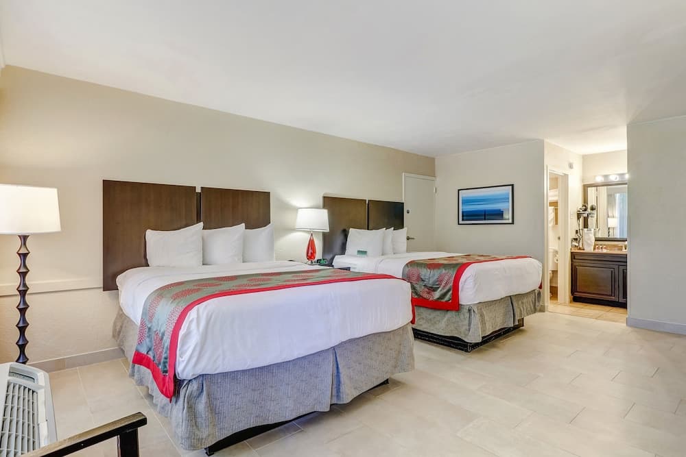 Collins Hotel Naples