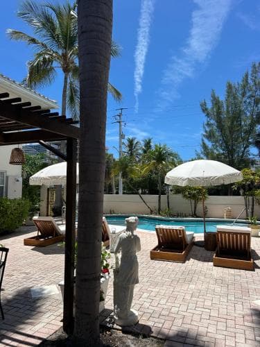 La Casa Hotel