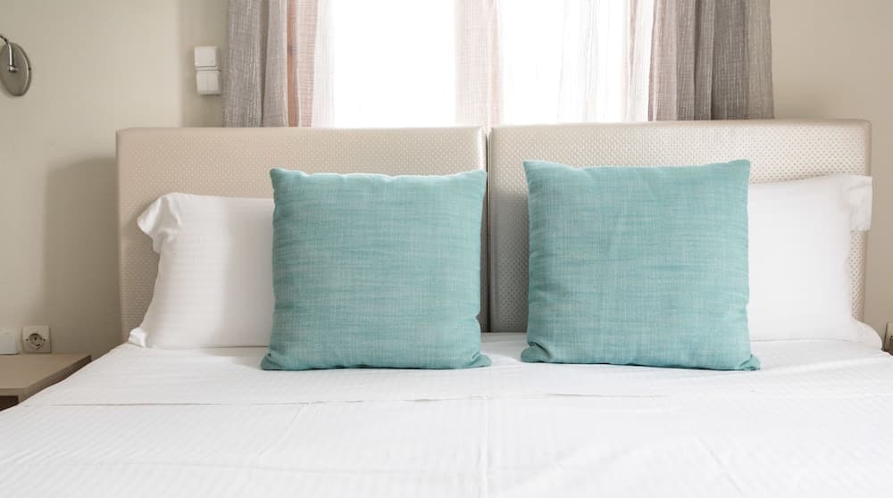 Al Mare Studios & Rooms