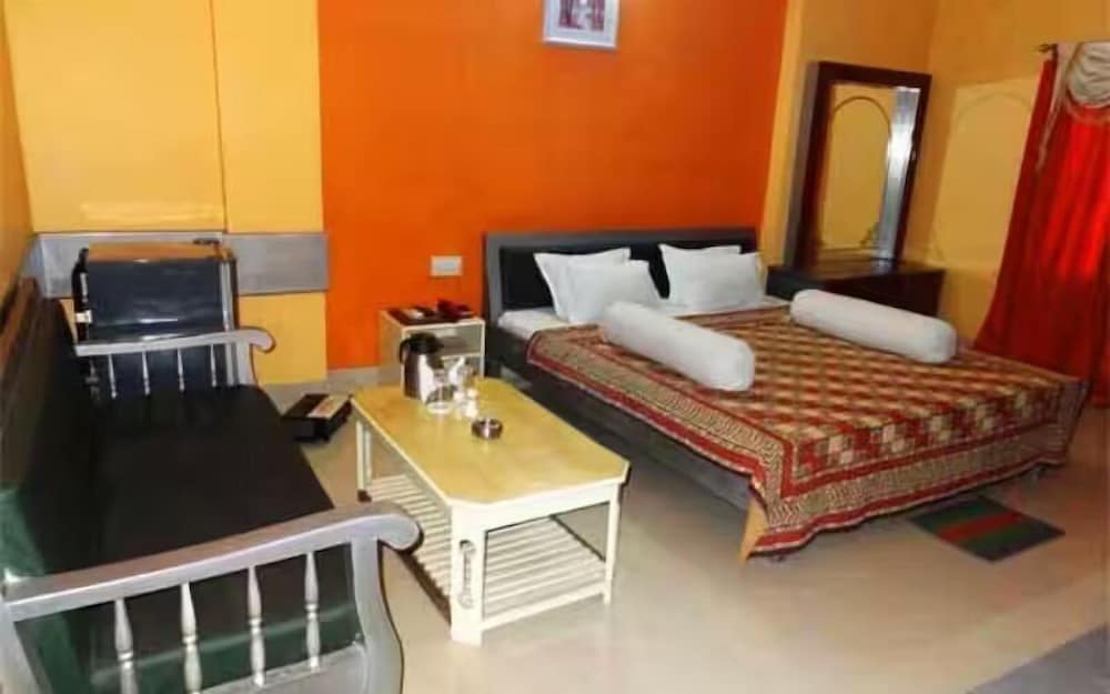 Hotel Ellora