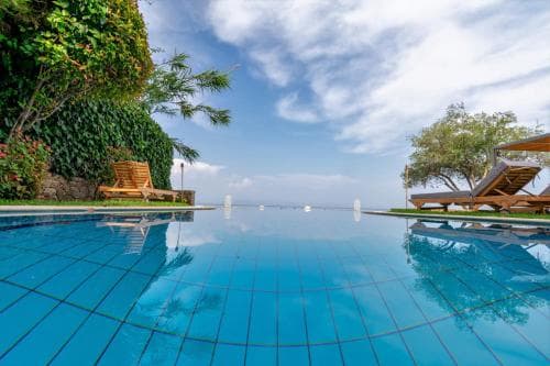 Beachfront Villa Benele