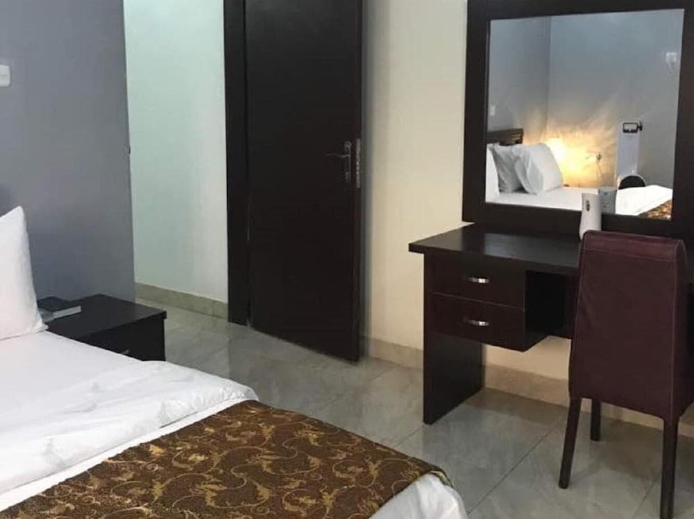 Jim-Eddy Suites