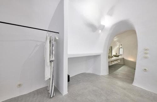 Cave Suite Oia