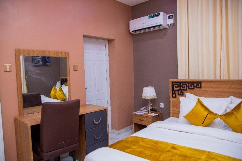 De-Lites Hotel