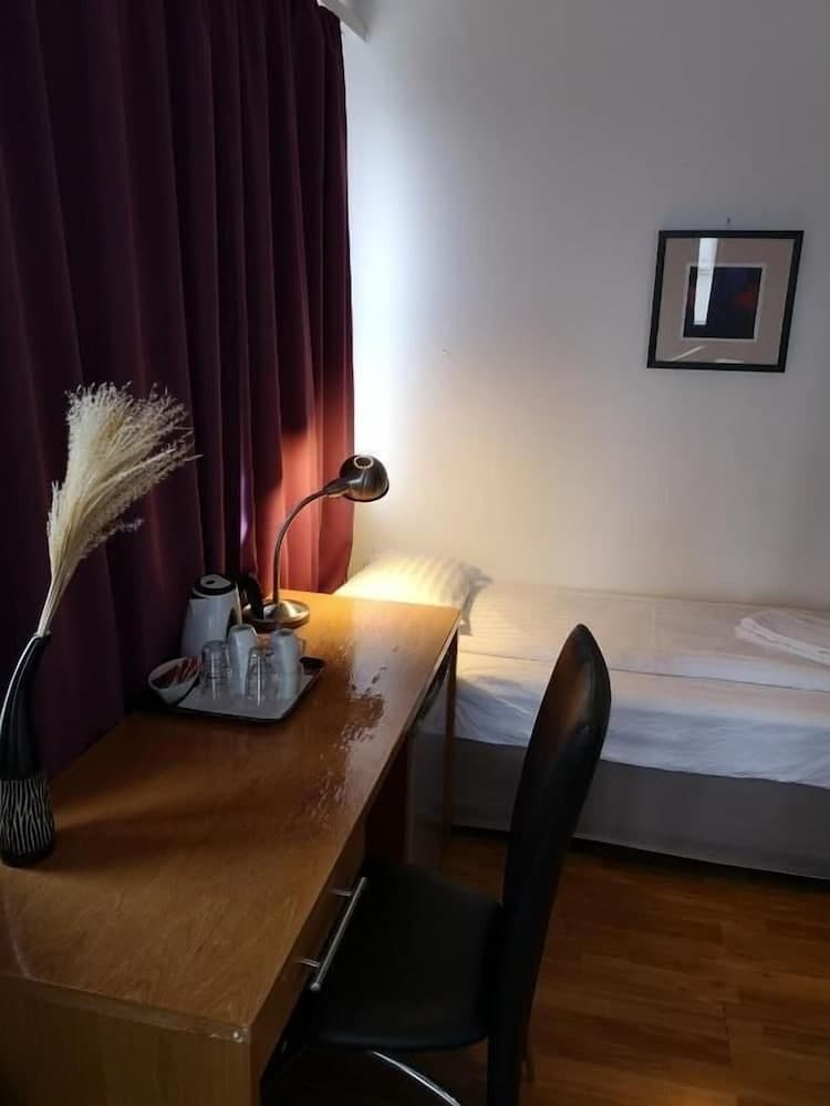 101 Guesthouse Hotel