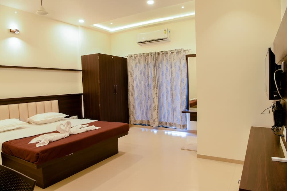 Malvan s Aishwarya Hotel