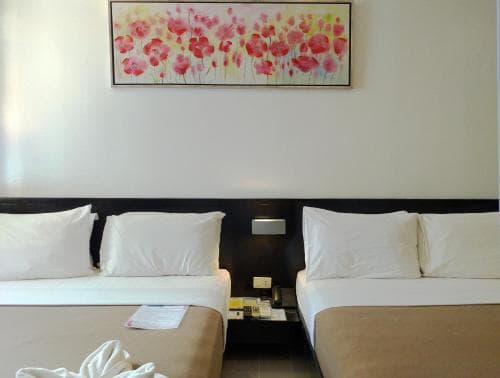 One Crescent Place Hotel
