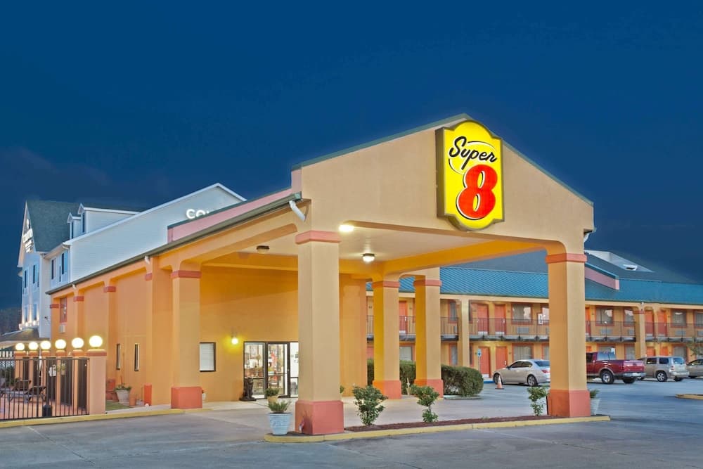 Super 8 By Wyndham Covington