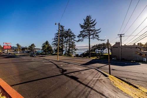 Four Winds Motel