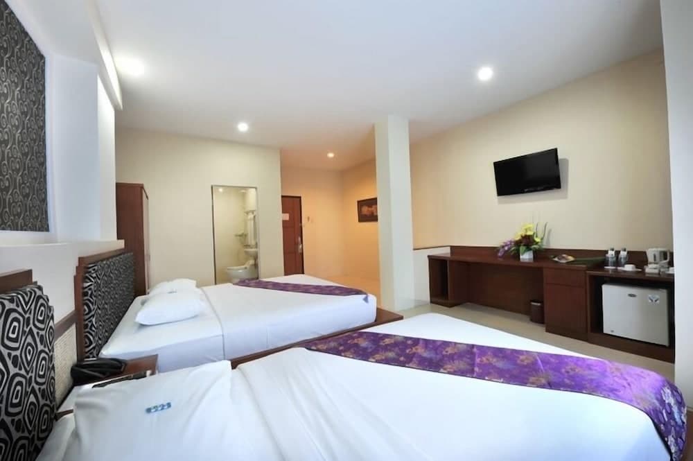 Gaja Hotel