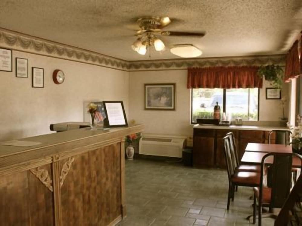 Executive Inn & Suites