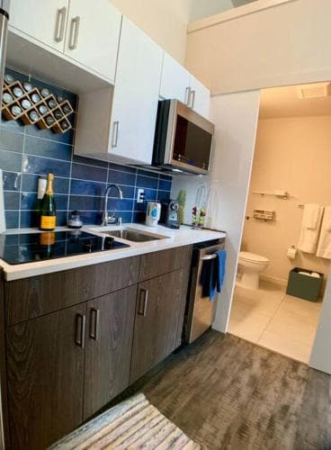 Lofty Studio Prime Cap Hill Area Mins to Downtown