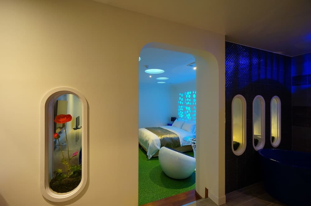 Minos Hotel