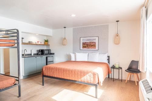 Capitol Reef Inn & Cafe