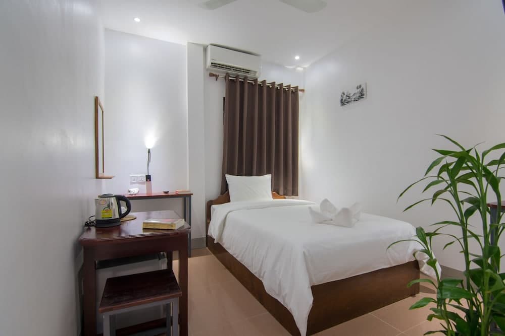 Yellow Hostel