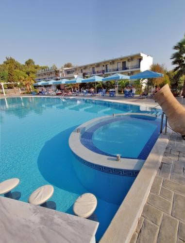 Lintzi Hotel