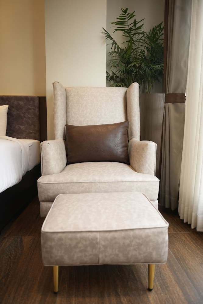 Lakhey Hotel