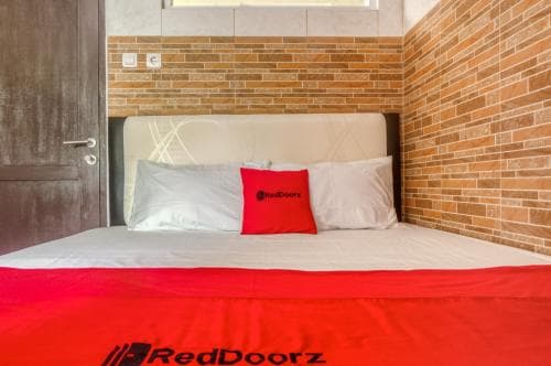 RedDoorz @ Panglima Polim