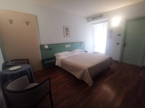 Deco Hotel