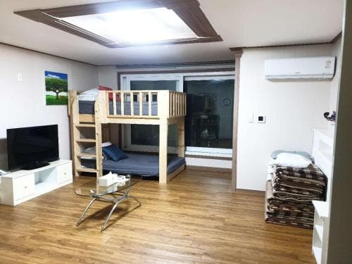 HY Choi Hostel