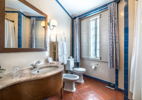 Lawrence s Hotel