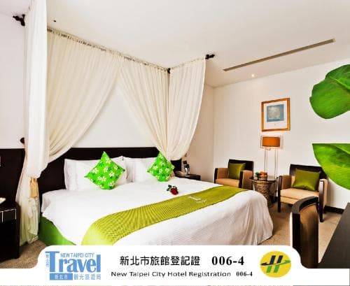 The Loft Seaside Suites