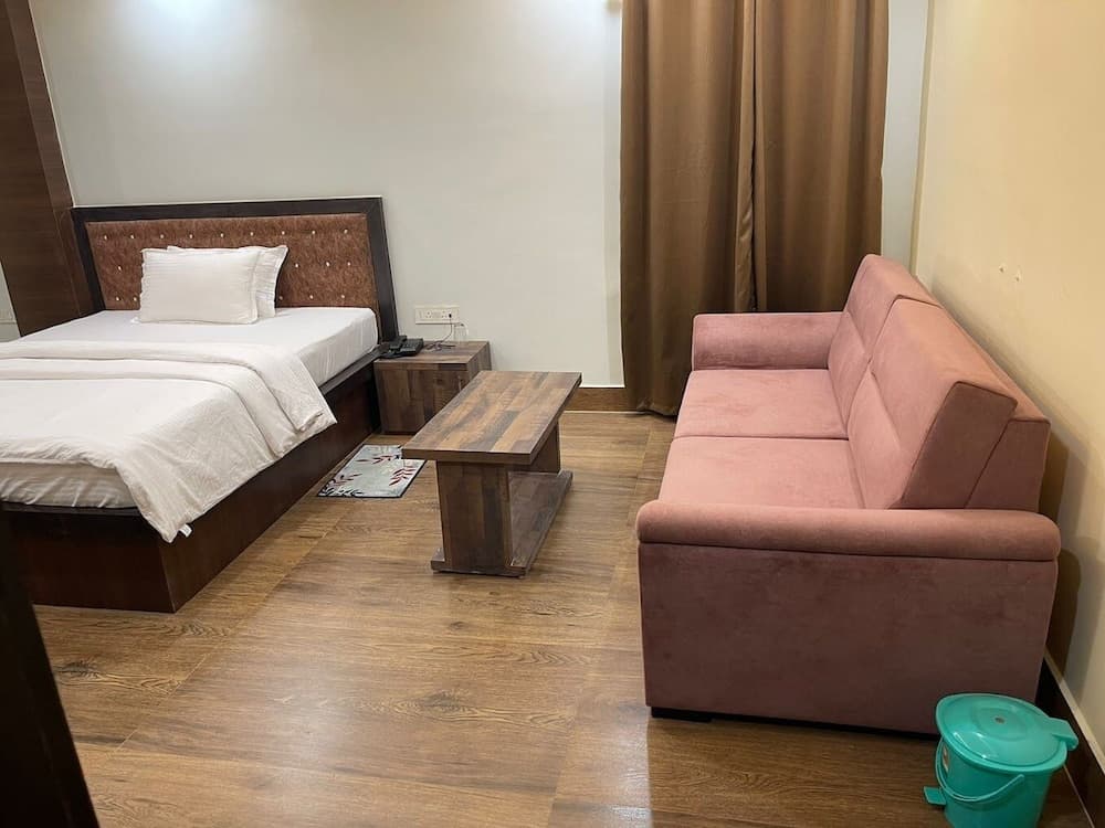Hotel DEv Inn