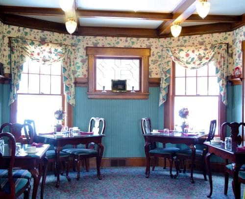 Arbor Hill Inn