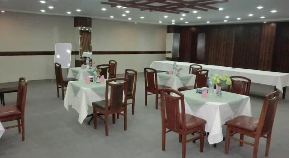 Bloom Star Hotel