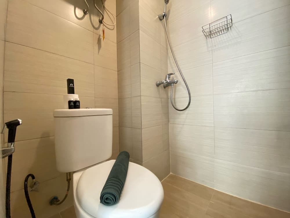 Relaxing 2BR at Gateway Pasteur Apartment By Travelio