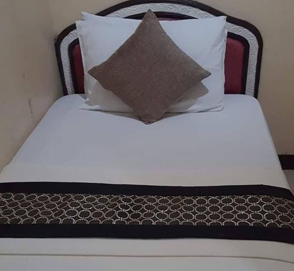 Roy's Cabin Suites