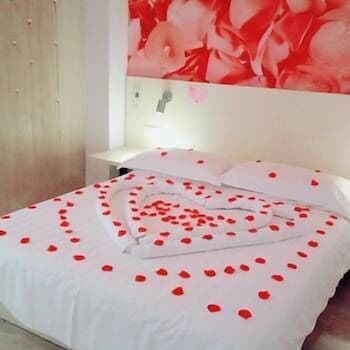 Garnet Crystal Hotel